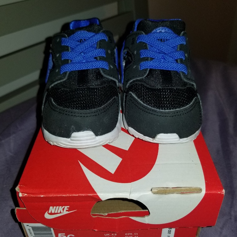 Black & Blue Nike Huarache